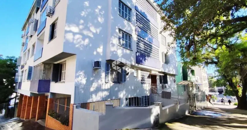 Apartamento de 2 quartos com dependencia de empregada no bairro auxiliadora próximo a av. carlos gomes e 24 de outubro