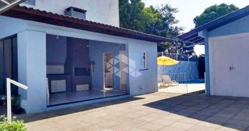Casa à venda , com 3 dormitórios/quartos, 4 vagas/box, no Bairro Medianeira