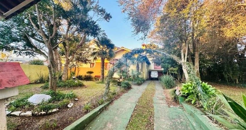 Casa com 4 dormitórios e 3 vagas de garagem no centro de Vacaria/RS