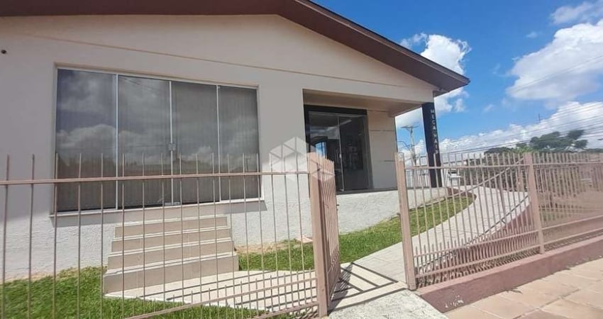 Casa de dois pisos com elevador e 2 salas comerciais próxima ao centro de Vacaria!