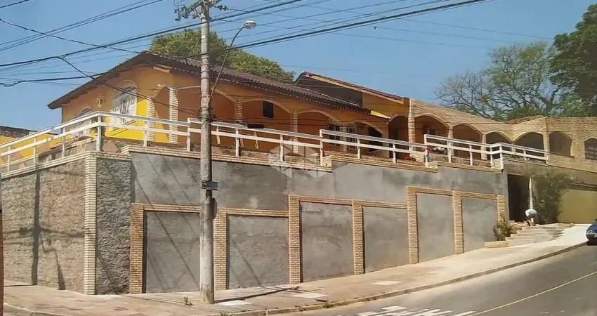 casa de 7 dormitorios no Bairro Glória, Porto Alegre