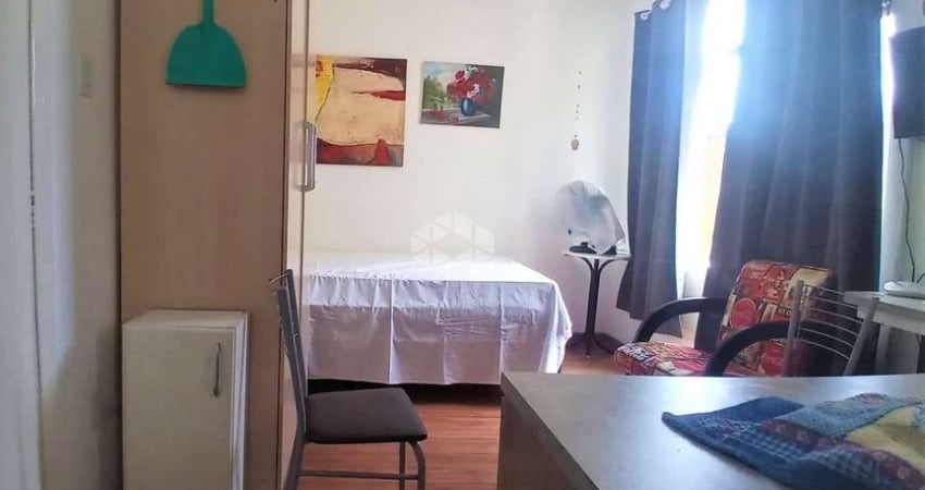 JK/Kitnet no Centro Histórico, elevador, em Porto Alegre. Aceita financiamento, FGTS e Programa Minha Casa Minha Vida*.