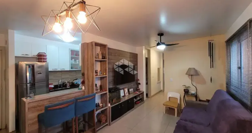 Apartamento de 3 dormitórios(1suíte), 2 banheiros, sacada, pátio privativo, 1 vaga de garagem.