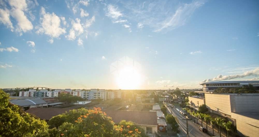 Apartamento á venda de 3 dormitórios. Linda vista pana o Guaíba. No bairro Humaitá.