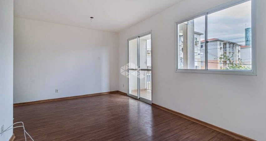 Apartamento á venda de 3 dormitórios(1 suíte) e 1 vaga de garagem no bairro Humaitá.