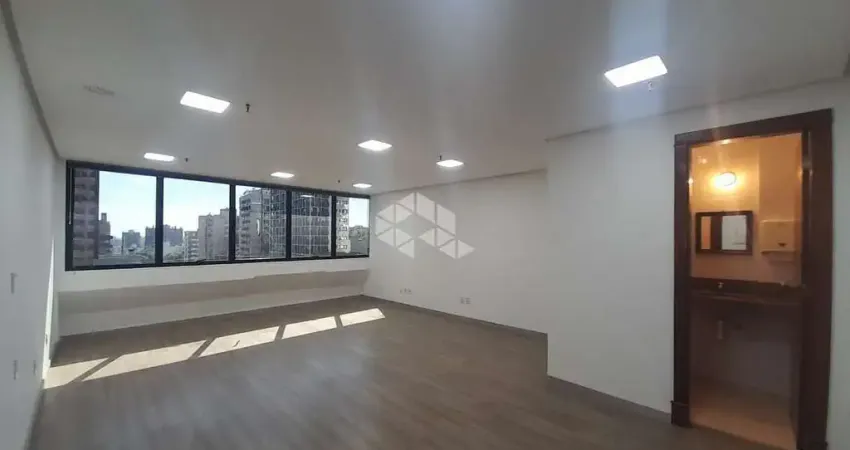 Sala Comercial, reformada, elevador no bairro Mont Serrat, em Porto Alegre