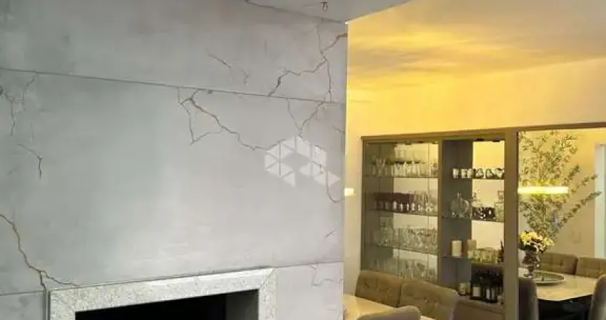 Apartamento 3 Dormitorios sendo 1 suite, com 2 vagas de Garagem, em Porto Alegre