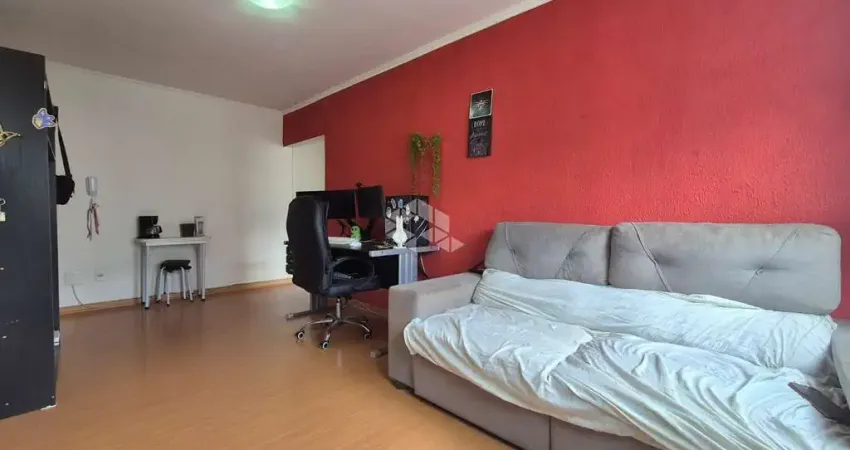 Apartamento de 1 dormitório, no bairro Humaitá, em Porto Alegre.