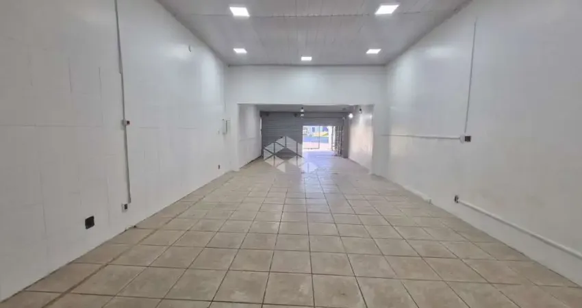 Ampla Loja Comercial Reformada e Pronta para Uso no Humaitá