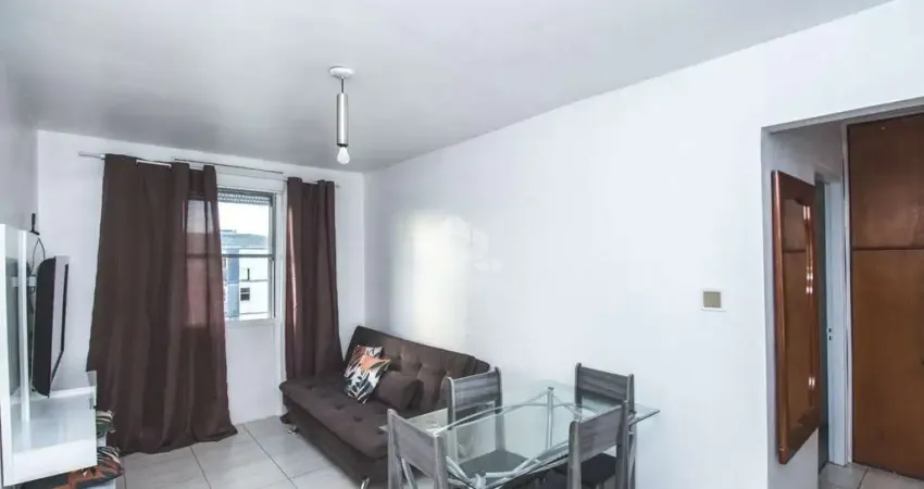 Apartamento 1 dormitório, reformado, infraestrutura completa com churrasqueira e elevador, Bairro Humaitá,  em Porto Alegre.