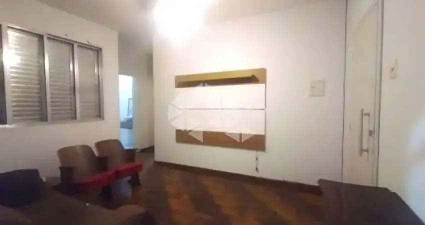 Apartamento de 2 dormitórios, no bairro Navegantes, em Porto Alegre.