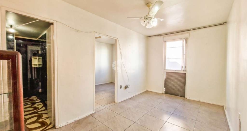 Apartamento com 1 dormitório, no bairro Humaitá, em Porto Alegre.
