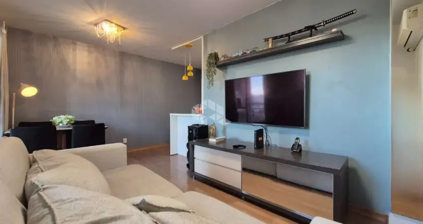 Apartamento de 2 dormitórios e 1 vaga de garagem, no bairro Humaitá, em Porto Alegre.