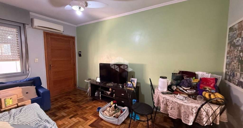 Apartamento de 2 dormitórios, no bairro Humaitá, em Porto Alegre.