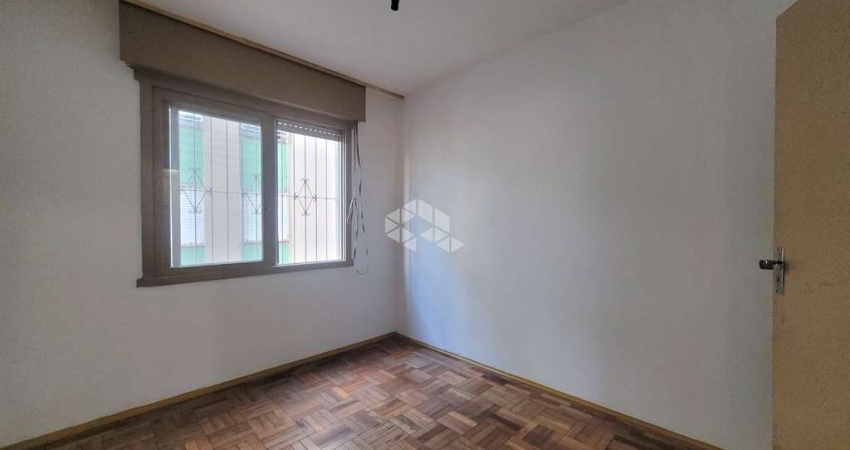 Apartamento de 3 dormitórios, no bairro Humaitá, em Porto Alegre.