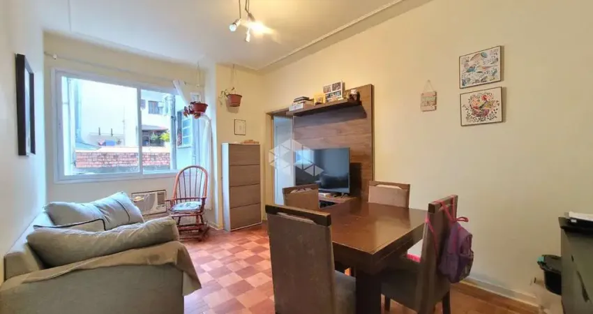 Apartamento 2 Dormitórios, com elevador no bairro Santa Cecilia, Porto Alegre