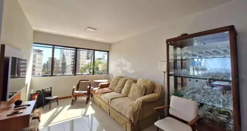 Apartamento de 2 dormitórios e 1 vaga de garagem, no bairro bela vista, em porto alegre.