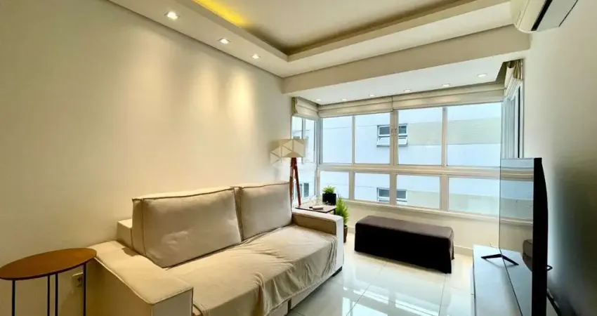 Apartamento de 2 dormitórios e 2 vagas de garagem, no bairro São João, em Porto Alegre.