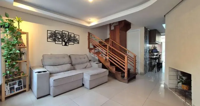 Casa em Condominio de 3 Dormitorios sendo 1 suite e 1 vaga de garagem, no Bairro Humaita, Em Porto Alegre
