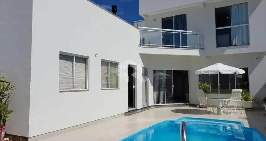 Casa com 4 dormitórios no bairro carianos - florianópolis/sc.