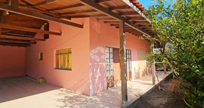 CASA COM 2 DORMITÓRIOS NO BAIRRO RIBEIRÃO DA ILHA - FLORIANÓPOLIS/SC