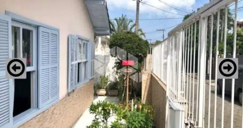 Terreno com 2 casas na lagoa da conceição - florianópolis/sc