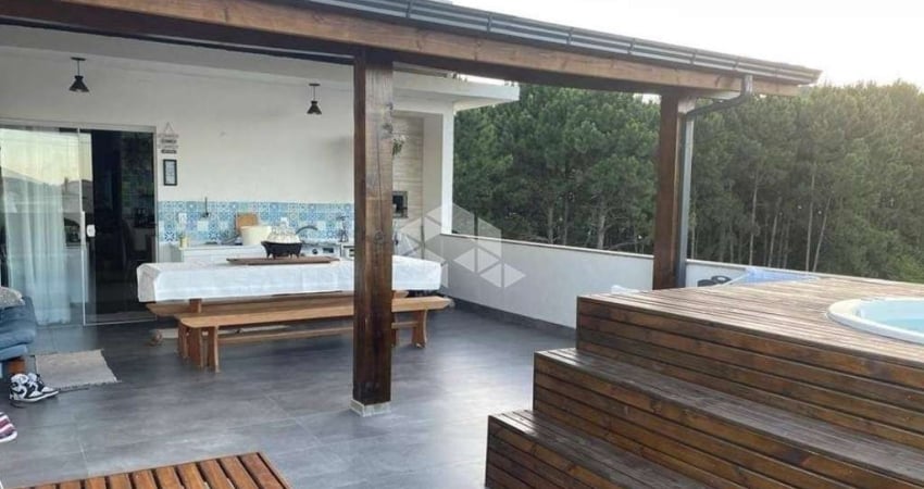 COBERTURA COM 3 QUARTOS NOS INGLESES DO RIO VERMELHO - FLORIANÓPOLIS /SC