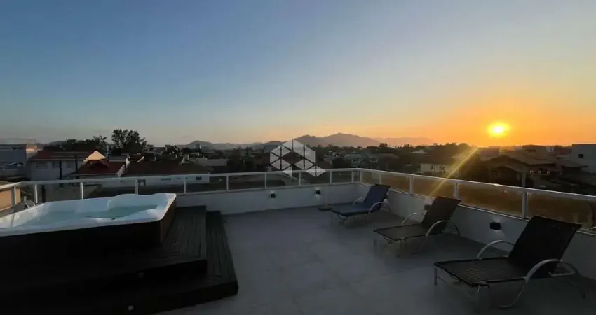 Cobertura 2 quartos sendo 2 suítes no bairro campeche - florianópolis/sc