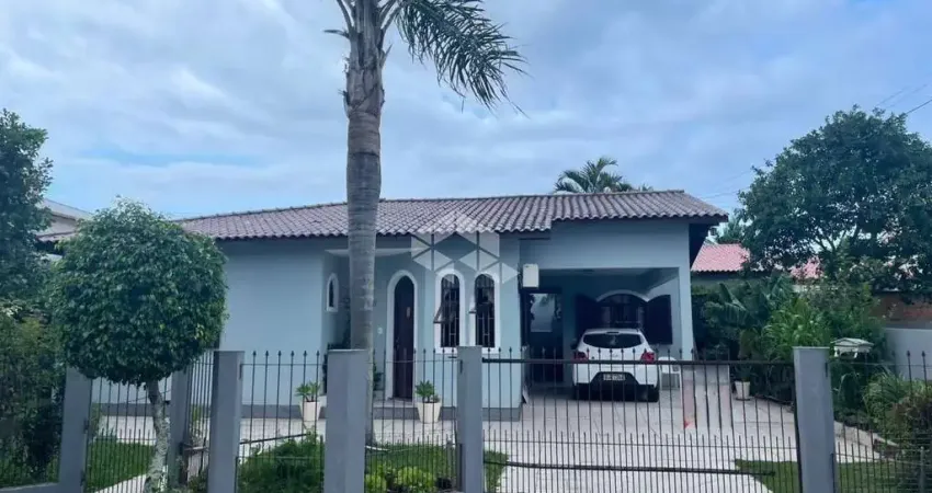 Casa com 3 quartos à venda na Rua Fidélis Govoni, 280, Campeche, Florianópolis