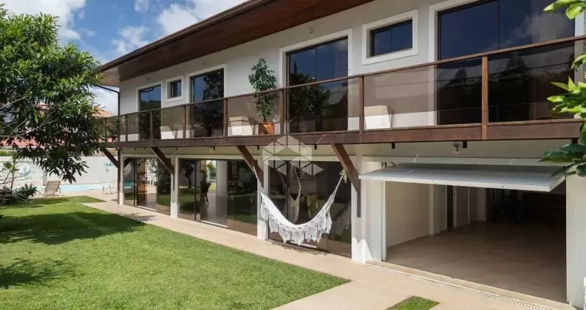 Casa sobrado - 5 quartos, sendo 2 suítes - itacorubi - florianópolis/sc