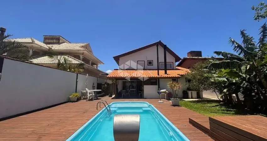 Casa com 4 quartos à venda na Rua Manoel Pedro Vieira, 1248, Morro das Pedras, Florianópolis