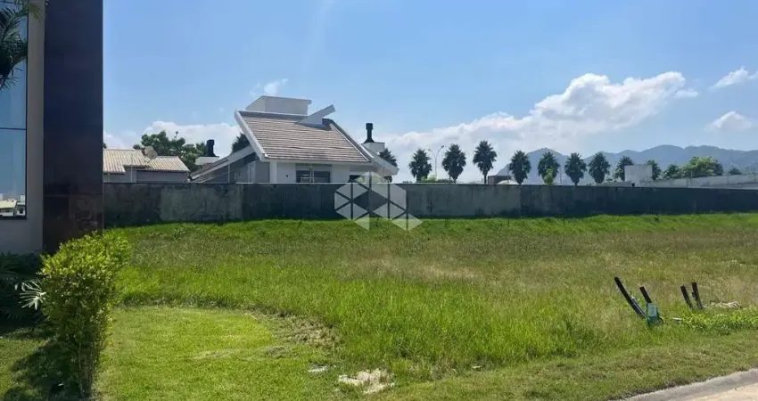TERRENO 254,27M2 CONDOMÍNIO FECHADO NO DELTAVILLE - BIGUAÇU/SC