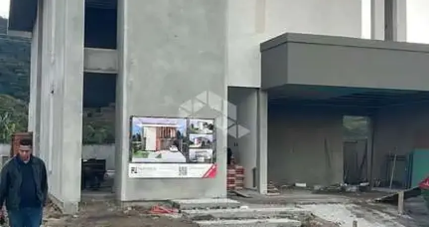 CASA DUPLEX COM 4 QUARTOS NO BAIRRO PEDRA BRANCA - PALHOÇA/SC