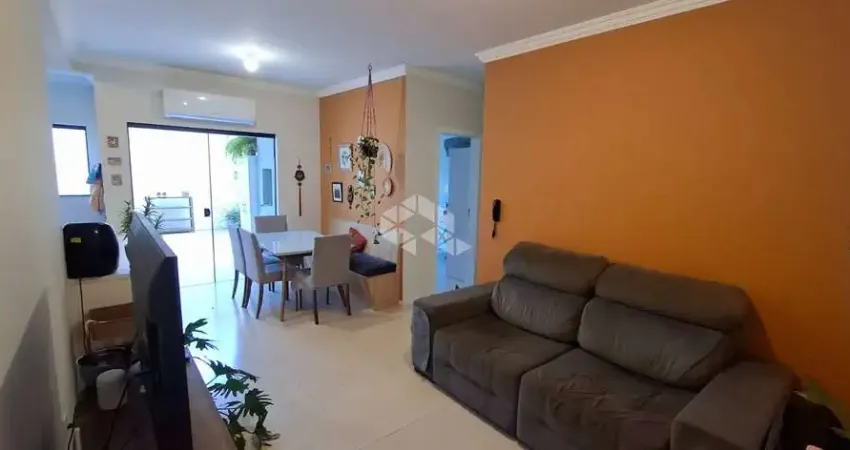 Apartamento garden no ribeirão da ilha - florianópolis com 2 quartos, suíte e quintal com churrasqueira