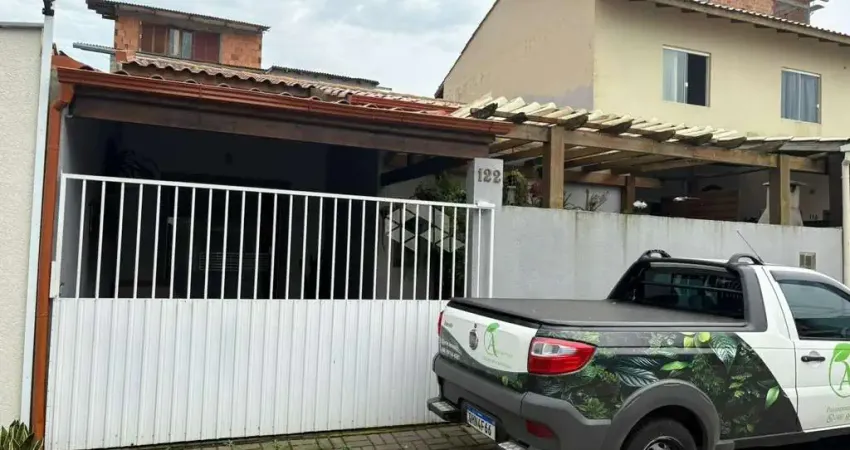 Casa à venda com 3 quartos e escritório no rio vermelho - florianópolis/sc
