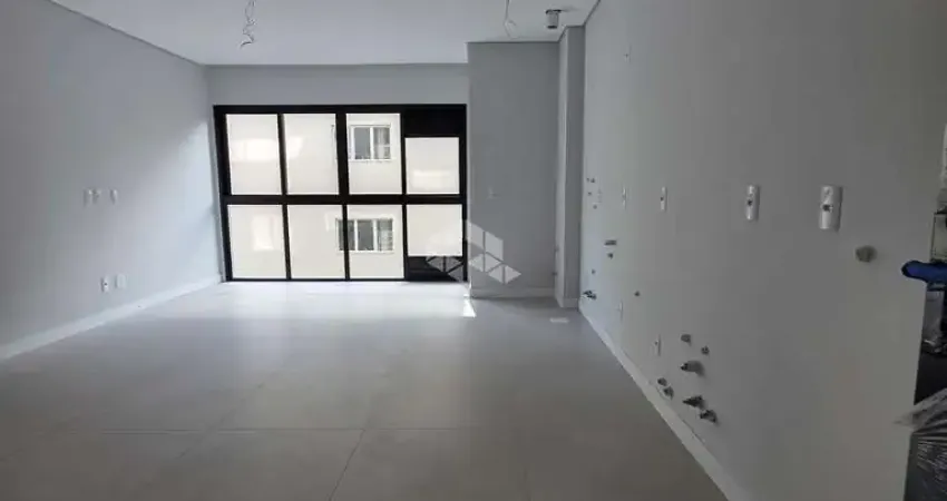 Apartamento à venda em canasvieiras - novo, próximo à praia, com lazer completo