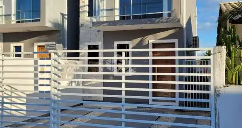 Sobrado à venda com 2 suítes e piscina no são joão do rio vermelho - florianópolis/sc