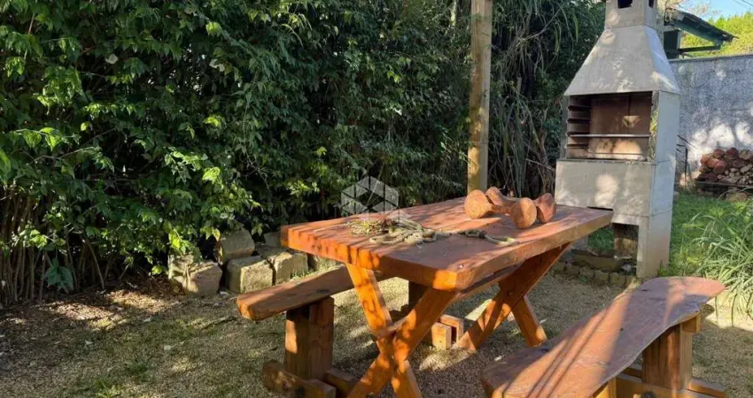 Casa com piscina aquecida e natureza exuberante em rio vermelho, florianópolis | 2 suítes + edícula