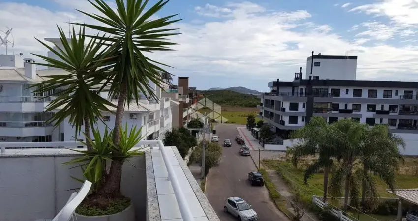 Apartamento alto padrão à venda no novo campeche a 250 metros da praia