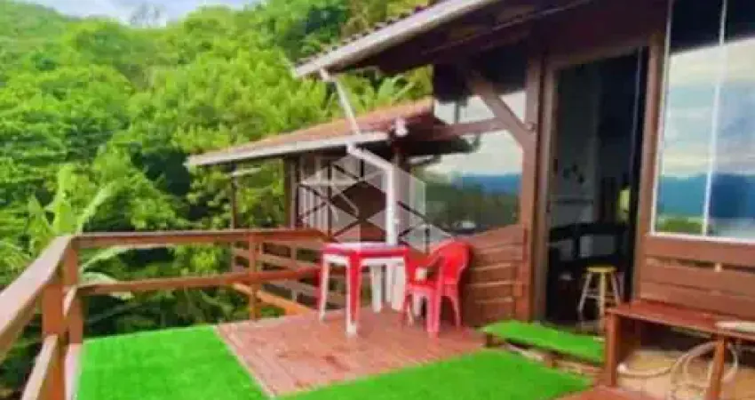 casa à Venda no Ribeirão da Ilha com 3 Quartos em Florianópolis