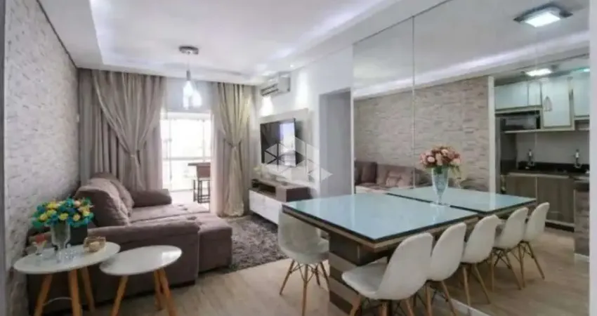 Apartamento à Venda na Região Central de Florianópolis com 2 Quartos Mobiliado