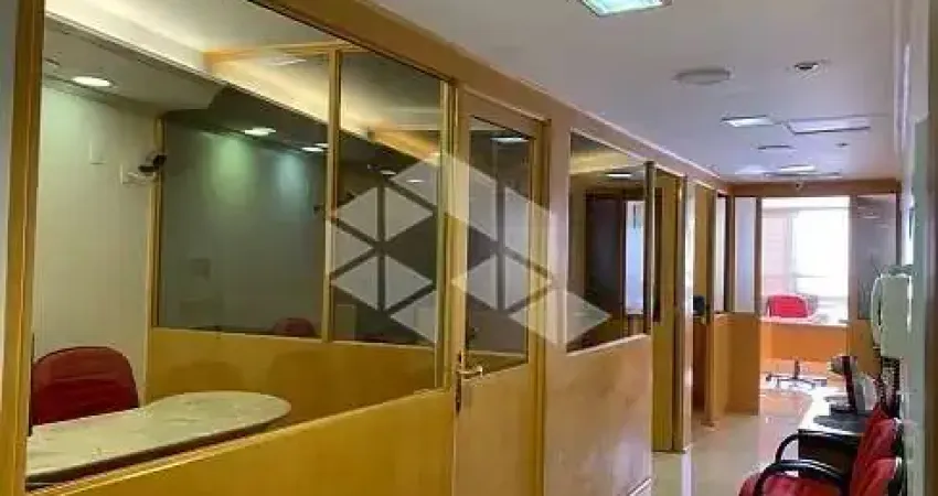 Escritório à venda no Centro de Florianópolis pronto para uso