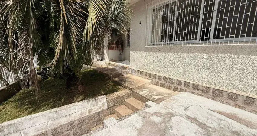 Casa com 4 Quartos e 3 Apartamentos com Renda Mensal em Barreiros - Imóvel Financiável