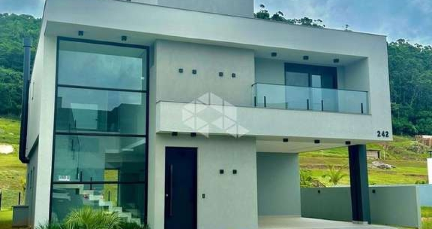 Casa Alto Padrão em Condomínio Fechado nos Ingleses - Florianópolis