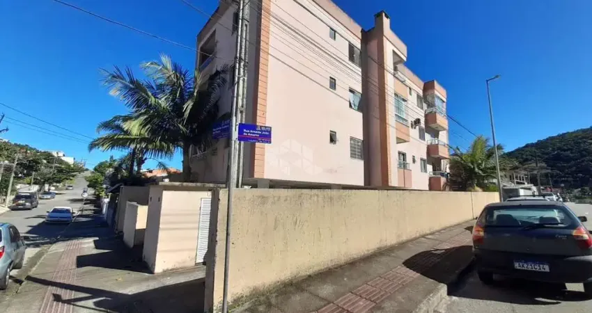 Apartamento 2 dormitórios bairro Forquilinhas em São José