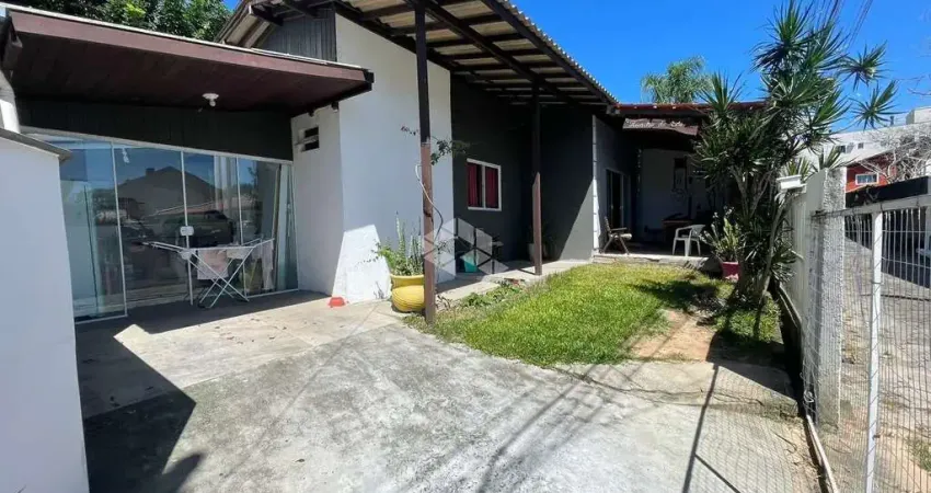 Casa com 2 quartos à venda na Servidão Dercidio Manoel Sagáz, 77, Ingleses do Rio Vermelho, Florianópolis
