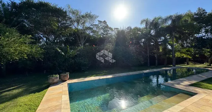 Casa 4 dormitórios sendo 3 suítes no rio vermelho em florianópolis