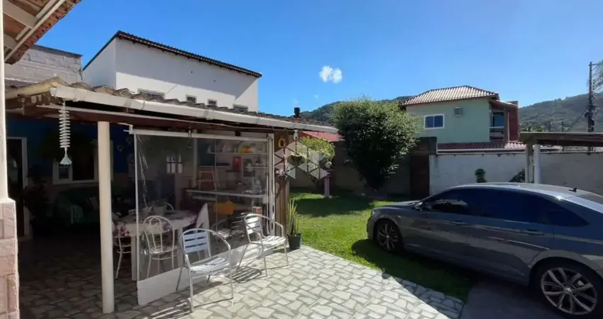 Casa com terreno amplo e ótima localização no são joão do rio vermelho/florianópolis
