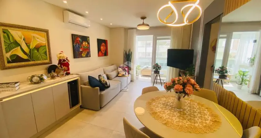 Apartamento 02 dormitórios sendo 01 suíte à 400m do mar nos ingleses