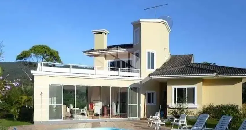 Casa de campo com 30.000 m² em águas mornas - um refúgio no meio da natureza